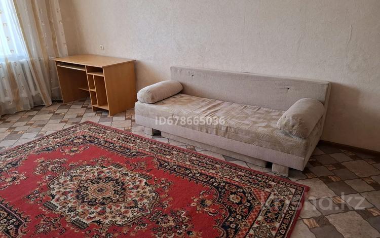 1-комнатная квартира · 34 м² · 3/6 этаж, Старый город, Шернияз за 90 000 〒 в Актобе — фото 2