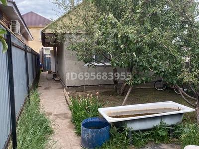 Отдельный дом · 2 комнаты · 90 м², Улица Самал 109 за 100 000 〒 в Уральске