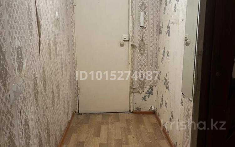 2-комнатная квартира · 35 м² · 3/5 этаж, мкр Самал 1 за 100 000 ₸ в Таразе — фото 2