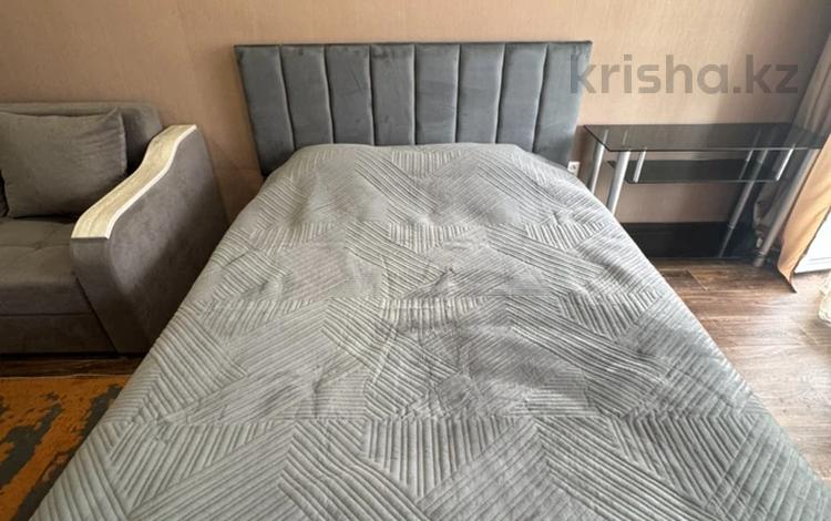 1-комнатная квартира · 33 м² · 2/5 этаж, Амре Кашаубаева 10 за 12 000 ₸ в Усть-Каменогорске, Ульбинский — фото 11