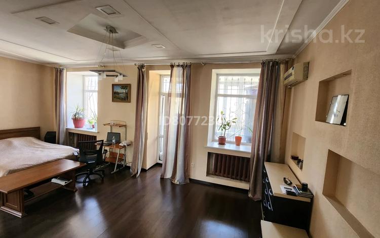 2-комнатная квартира, 44 м², 2/2 этаж, Жанибекова 46 за 13.5 млн 〒 в Караганде, Казыбек би р-н — фото 30