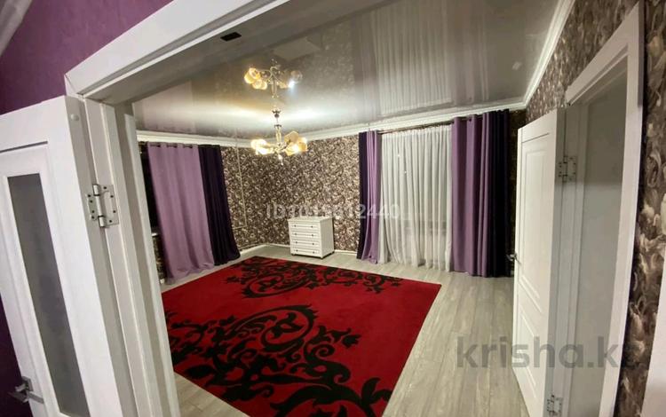 3-бөлмелі пәтер · 89.9 м² · 2/5 қабат, Аскарова 227 — Остановка военторг, бағасы: 150 000 ₸ в Таразе — фото 2