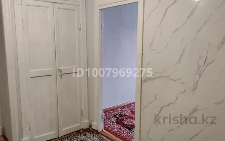 3-бөлмелі пәтер · 55 м² · 2/2 қабат, Сатпаева — По улице Сатпаева район кафе индиана, бағасы: 10 млн ₸ в Жезказгане — фото 2