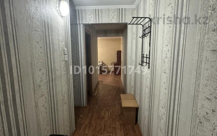 3-бөлмелі пәтер · 60 м² · 2/5 қабат, Севастопольская 5 — Восход, бағасы: 200 000 ₸ в Усть-Каменогорске — фото 2