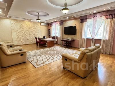 Аренда домов или дач в Атырауской обл.: Отдельный дом · 7 комнат · 342 м², Ондасынова 21 — Набережная, госпиталь с поликлиникой ДВД, Медикер за 850 000 〒 Отдельный дом · 7 комнат · 342 м², Ондасынова 21 — Набережная, госпиталь с поликлиникой ДВД, Медикер за 850 000 〒 в Атырау, мкр Жилгородок