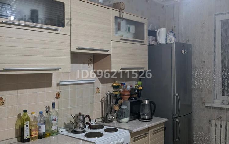 1-комнатная квартира, 54 м², 10/15 этаж, Толе би 273а