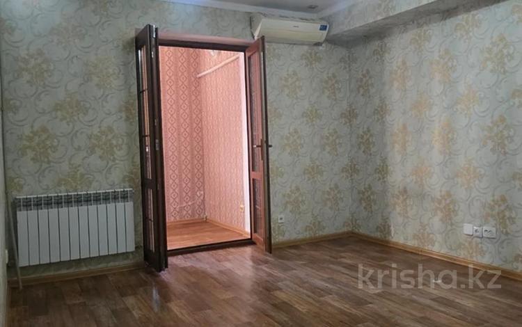 2-комнатная квартира · 56 м² · 2/5 этаж, Еримбетова 2 за 150 000 ₸ в Шымкенте — фото 2