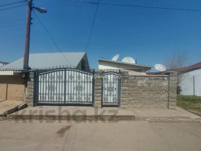 Продажа домов и дачи в Алматинской обл.: Отдельный дом · 4 комнаты · 100 м² · 13.3 сот., Аймауытова 132 — Байтурсынова за 35 млн 〒 Отдельный дом · 4 комнаты · 100 м² · 13.3 сот., Аймауытова 132 — Байтурсынова за 35 млн 〒 в Каскелене