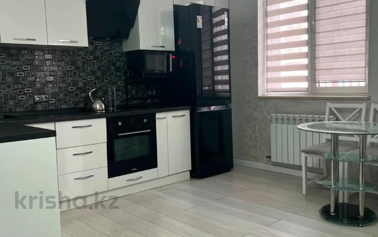 3-комнатная квартира · 80 м² · 2/7 этаж, мкр Горный Гигант, Манаева 92 за 650 000 ₸ в Алматы, Медеуский р-н — фото 3