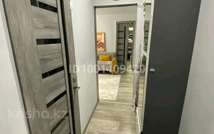 3-комнатная квартира · 50 м² · 2/4 этаж, Косорева 36 — Автовокзал защита за 15 000 〒 в Усть-Каменогорске — фото 2