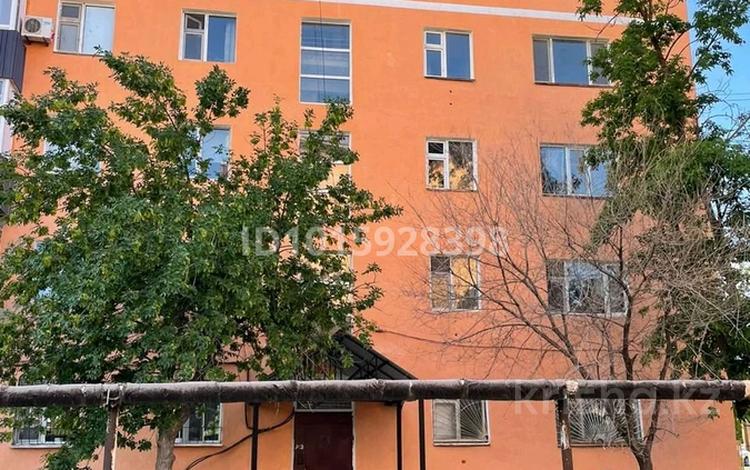 2-бөлмелі пәтер · 42 м², Алтынсарина 11 — На против школы №23, бағасы: 11 млн ₸ в Кентау — фото 2