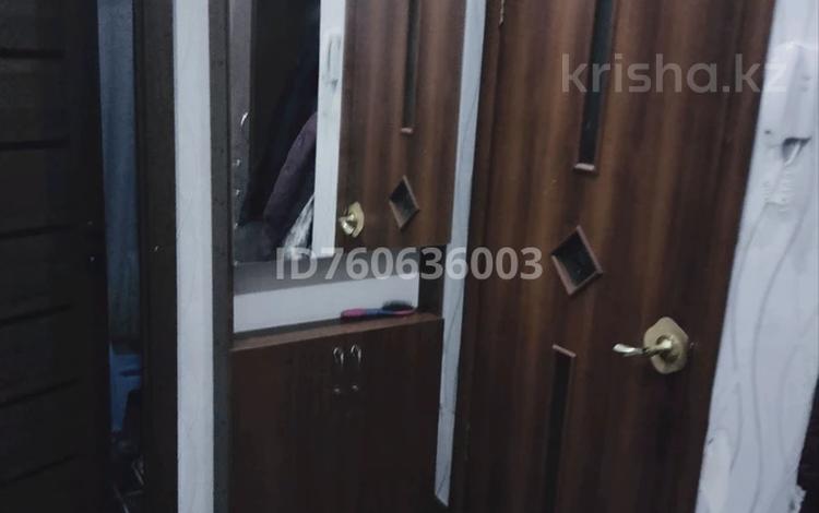 3-комнатная квартира · 61.5 м² · 5/5 этаж, Пришахтинск, Пришахтинск, 22й микрорайон 19 за 19.5 млн ₸ в Караганде, Алихана Бокейханова р-н — фото 2