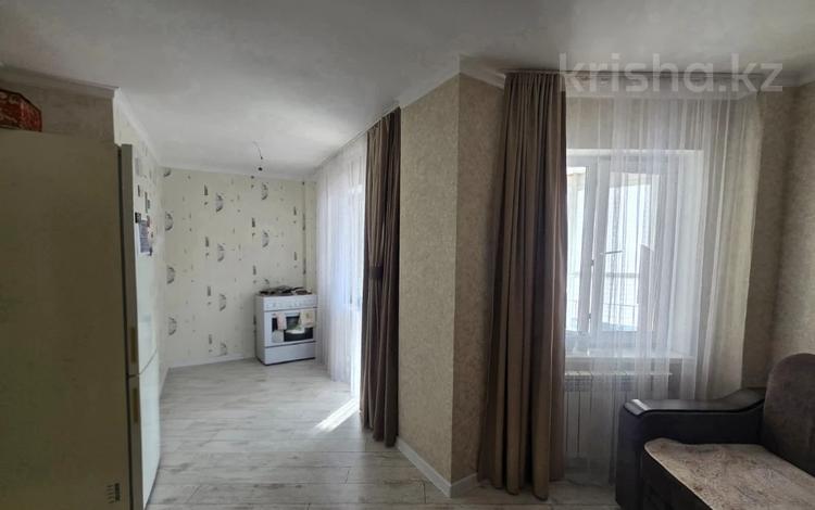 2-комнатная квартира · 42 м² · 17/25 этаж, мкр Юго-Восток, микрорайон Байкена Ашимова за 18.5 млн ₸ в Караганде, Казыбек би р-н — фото 3