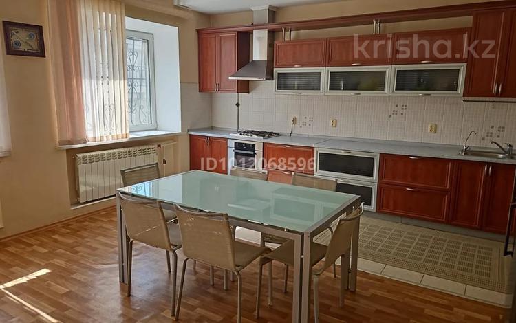 3-бөлмелі пәтер · 140 м² · 1/8 қабат, мкр 5, проспект Абая 8А, бағасы: 39.6 млн ₸ в Актобе — фото 2