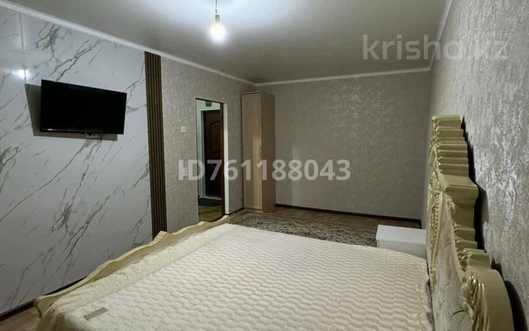 1-комнатная квартира · 34.5 м² · 6/9 этаж, мкр 11, Аз Наурыз за 10 000 〒 в Актобе — фото 2