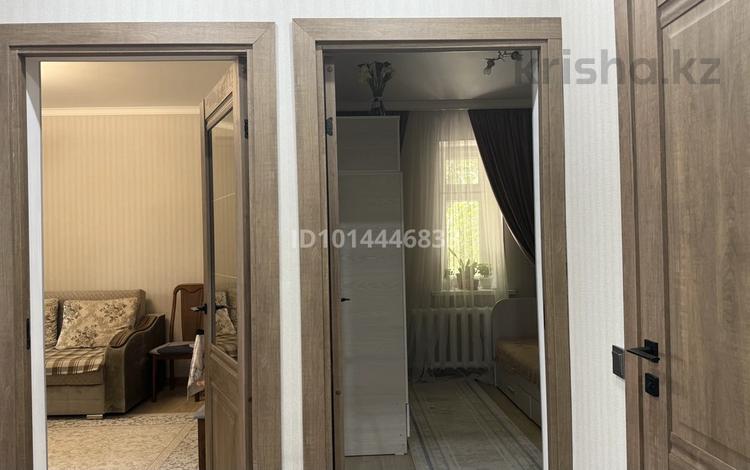 2-бөлмелі пәтер · 42 м² · 3/5 қабат, Казбек би 142, бағасы: 17 млн ₸ в Таразе — фото 2