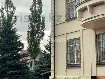 6-комнатный дом помесячно, 310 м², 7 сот., мкр Рахат за 2.5 млн 〒 в Алматы, Наурызбайский р-н