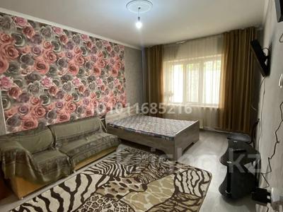 1-комнатная квартира · 60 м² · 1/5 этаж, мкр Аса 3 — улица Бауыржан Момышулы за 80 000 ₸ в Таразе