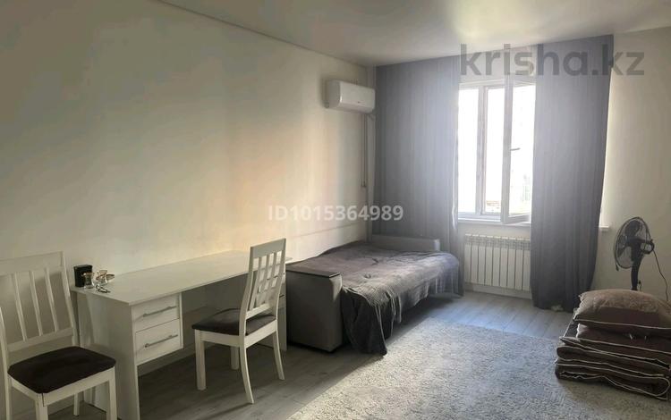 1-бөлмелі пәтер · 40 м² · 4/16 қабат, Қалқаман-2 ш/а., Абишева 36/1, 36/3, 36/5, 36/12-13, 36/6-9, бағасы: 250 000 ₸ в Алматы, Наурызбайский р-н — фото 2