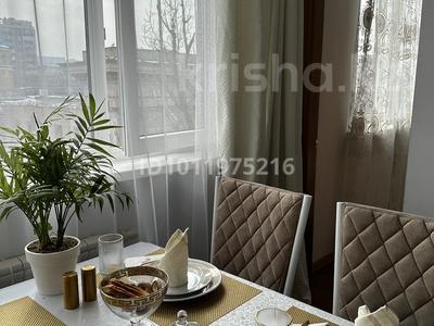2-бөлмелі пәтер · 54 м² · 4/6 қабат, Просп. Абылай хана 74, бағасы: 25 000 ₸ в Алматы, Алмалинский р-н