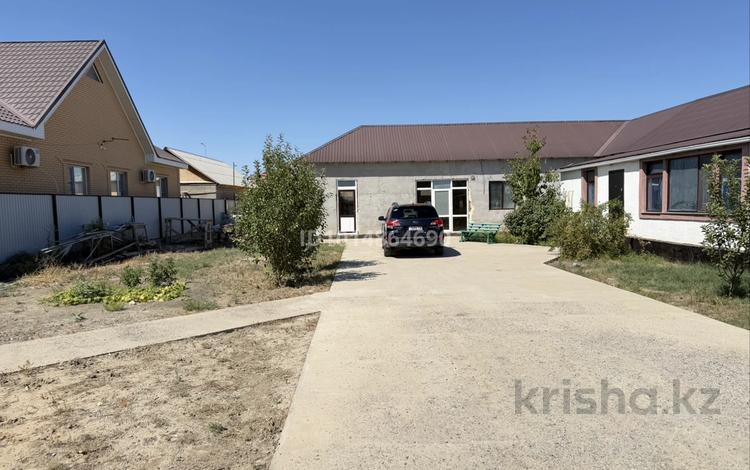 Жеке үй · 4 бөлме · 201 м² · 8 жүзд., 30 — Еркинкала, бағасы: 26 млн ₸ в Атырау — фото 2