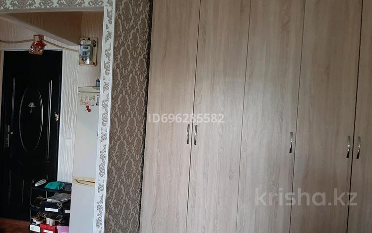 1-бөлмелі пәтер, 30 м², 5/5 қабат, Микрорайон Каратау 18, бағасы: 8 млн 〒 в Таразе — фото 2