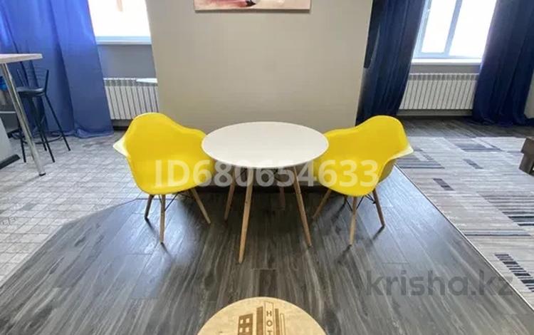 1-комнатная квартира · 46 м², мкр Тастак-2, Брусиловского 144 за 15 000 〒 в Алматы, Алмалинский р-н — фото 2
