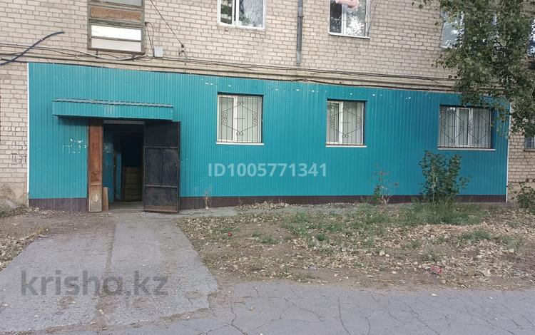 Офисы, магазины и бутики, склады, салоны красоты, медцентры и аптеки, образование, развлечения, конференц-залы, кабинеты и рабочие места, студии · 133 м² за 200 000 〒 в Уральске — фото 2