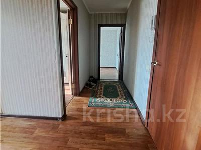 4-комнатная квартира · 71 м² · 4/5 этаж, Майкудук, Майкудук, 16й микрорайон за 12 млн ₸ в Караганде, Алихана Бокейханова р-н
