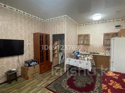 1-комнатная квартира, 45 м² помесячно, мкр Мамыр 18 за 160 000 〒 в Алматы, Ауэзовский р-н