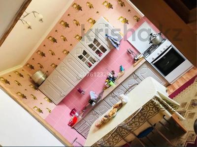 Үйдің бір бөлігі · 5 бөлме · 180 м² · 8 сот., мкр Самал-3 8109 — Аргынбеков отегенов киылысы, бағасы: 60 млн ₸ в Шымкенте, Абайский р-н