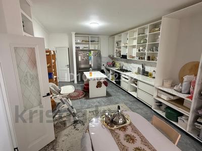 Отдельный дом · 5 комнат · 280 м², Болтирик би 36 за 1 млн 〒 в 