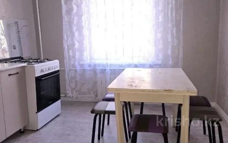 2-бөлмелі пәтер · 50 м² · 2/5 қабат, Ақсай-3Б ш/а. — Толе би, бағасы: 32.5 млн ₸ в Алматы, Ауэзовский р-н — фото 2