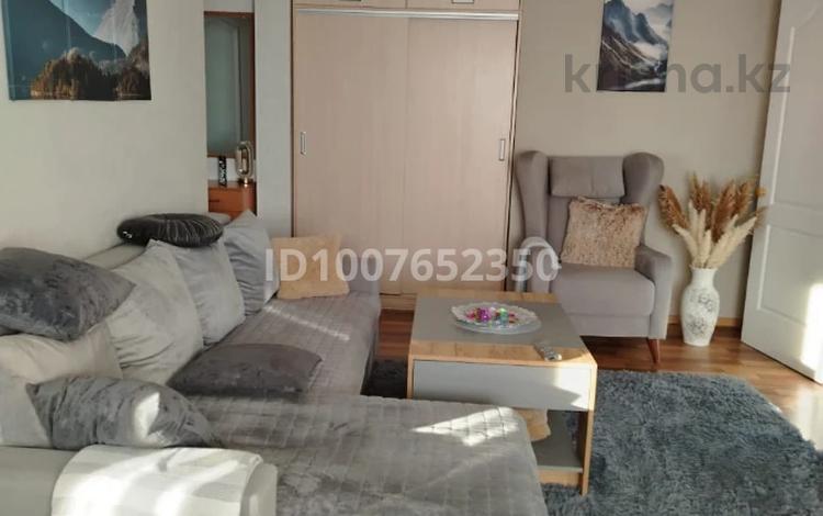 3-комнатная квартира · 51 м² · 5/5 этаж, Мкр Мухамеджанова 17 за 12 млн ₸ в Балхаше — фото 2