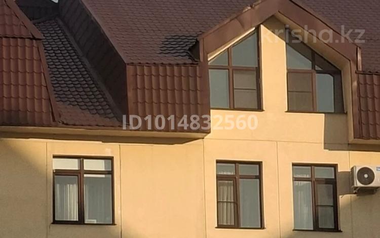 1-бөлмелі пәтер · 56 м² · 5/5 қабат, Дружбы народов 2/4, бағасы: 19 млн ₸ в Усть-Каменогорске — фото 3