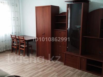 2-бөлмелі пәтер · 56 м² · 3/5 қабат, Ақсай-4 ш/а. 56, бағасы: 300 000 ₸ в Алматы, Ауэзовский р-н