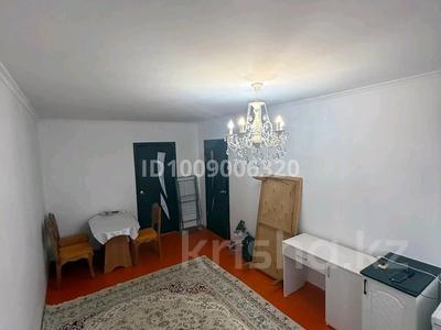 2-комнатная квартира · 48 м² · 5/5 этаж, мкр 5 15а — Пересечение улиц Есет Батыра и Абая за 14.2 млн ₸ в Актобе