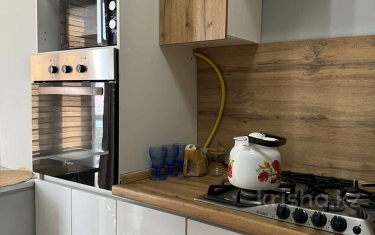 3-комнатная квартира · 72 м² · 5/5 этаж, 14-й мкр 19 за 300 000 ₸ в Актау — фото 2