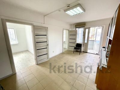 4-комнатная квартира · 60 м² · 1/5 этаж, Бурова 27/2 — Центральный Рынок, Школа№35 за 30 млн ₸ в Усть-Каменогорске