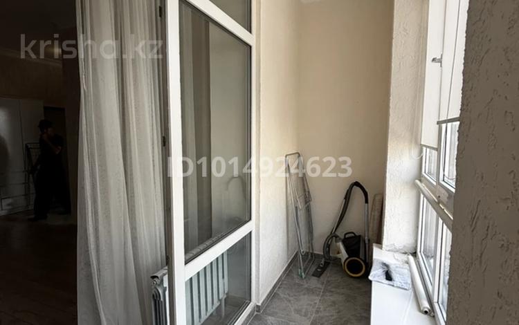 1-комнатная квартира · 42 м² · 9/10 этаж, Туран 46/5 — Барыс арены и магнума за 240 000 ₸ в Астане, Есильский р-н — фото 2