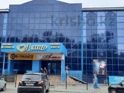 Свободное назначение, офисы · 500 м² за ~ 2.8 млн 〒 в Семее