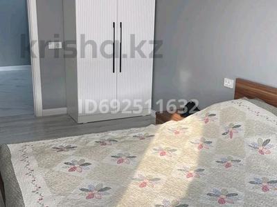 1-комнатная квартира, 48 м², 2/3 этаж помесячно, мкр Акжар, Береке 9 за 250 000 〒 в Алматы, Наурызбайский р-н