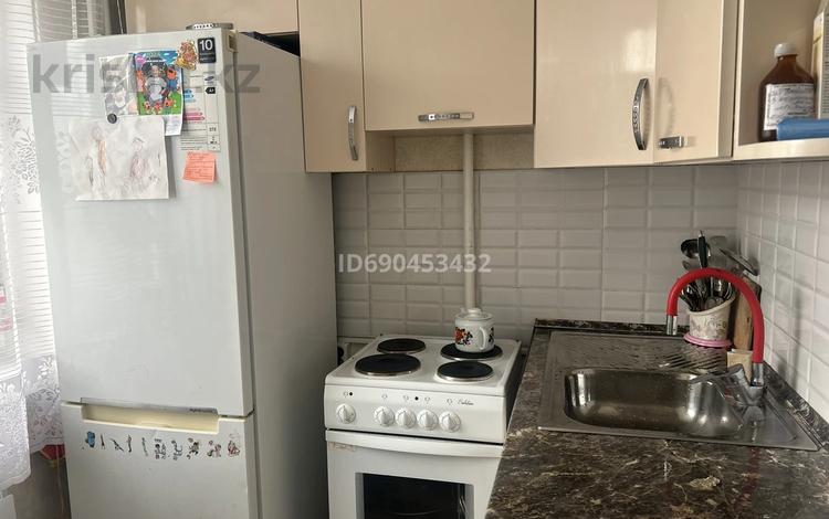 3-бөлмелі пәтер · 56.8 м² · 4/5 қабат, 1микрорайон 10 — 1 микрорайон, бағасы: 18 млн ₸ в Семее — фото 2
