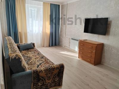 Пәтерлер в Атырауской обл.: 1-бөлмелі пәтер · 35 м² · 2/5 қабат · ай сайын, Азаттык 64, бағасы: 140 000 〒 1-бөлмелі пәтер · 35 м² · 2/5 қабат · ай сайын, Азаттык 64, бағасы: 140 000 〒 в Атырау