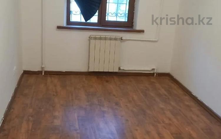 3-бөлмелі пәтер, 60 м², 1/5 қабат ай сайын, мкр Казахфильм 20, бағасы: 250 000 〒 в Алматы, Бостандыкский р-н — фото 2