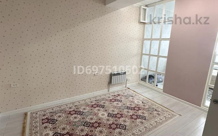 3-комнатная квартира · 94 м² · 8/10 этаж, 16-й мкр 11 за 250 000 ₸ в Актау — фото 3