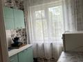 2-комнатная квартира · 47 м² · 2/5 этаж, Майкудук, 18й микрорайон — За супермаркетом Феллида, возле детского сада Карлыгаш за 140 000 ₸ в Караганде, Алихана Бокейханова р-н