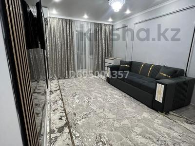 Аренда квартир в Шымкенте: 1-комнатная квартира · 50 м² · 3/5 этаж · помесячно, 11-й микрорайон, 11-й микрорайон за 200 000 〒 1-комнатная квартира · 50 м² · 3/5 этаж · помесячно, 11-й микрорайон, 11-й микрорайон за 200 000 〒 в Шымкенте, Енбекшинский р-н