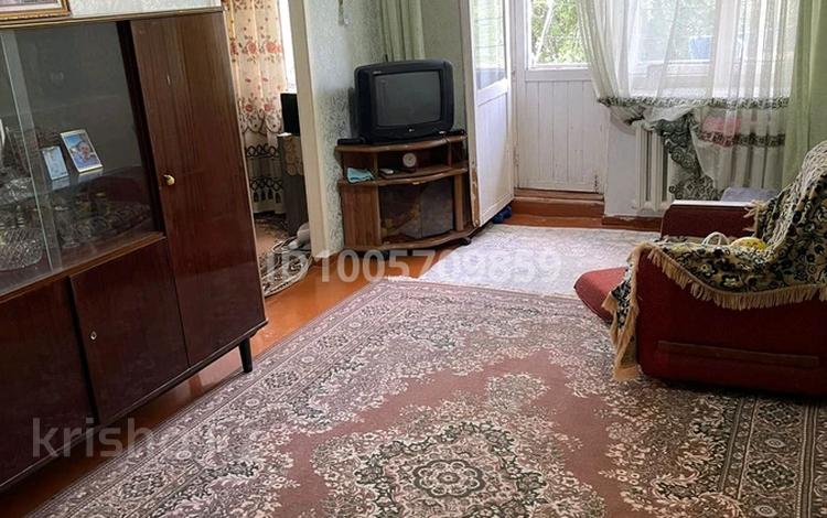 2-бөлмелі пәтер · 40 м² · 2/3 қабат, 2 микрорайон 18 — Ресторан Горный Лён, магазин Юбилейный, бағасы: 2.8 млн ₸ в Житикаре — фото 2