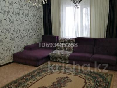 2-бөлмелі пәтер, 84 м², 11/16 қабат ай сайын, мкр. Алмагуль 24, бағасы: 130 000 〒 в Атырау, мкр. Алмагуль